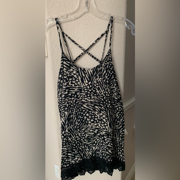 3 Medium tops. Good condition. (T5) - Picture 5 of 6